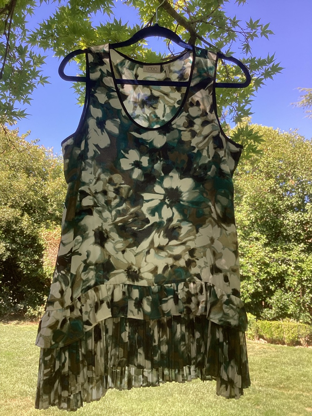 LOGO By Lori Goldstein Sleeveless Floral Top